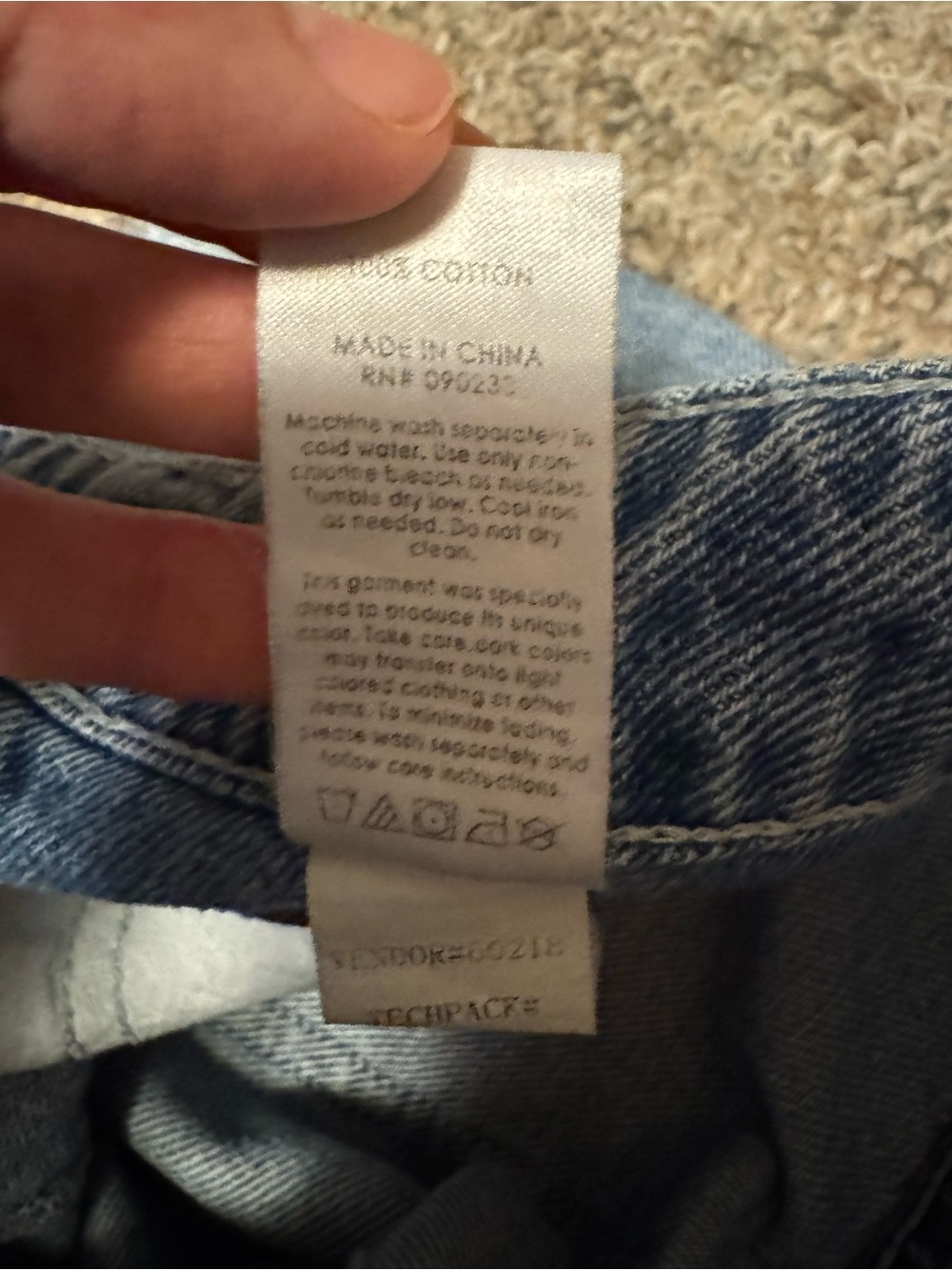 PacSun Two-Tone Light and Medium wash Denim Mom Shorts - Picture 4 of 8
